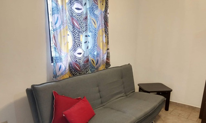 Gonzalo Guerrero Apartment | Great Apartment a street away from 5th ave.