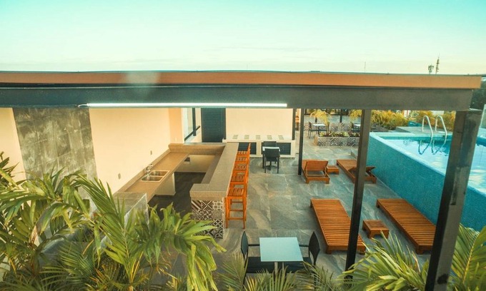 Tohoku Apartment | Joint 4BR Penthouse Rooftop pool Wifi/AC Sleep 14!