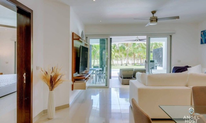 Puerto Juarez Condo | Mareazul Beach Stay | Private Pool | Gym | Patio
