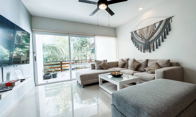 Gonzalo Guerrero Apartment | Nice Decor - Very Big * Gym *Jacuzzi * steps from 5th av & mamita's beach