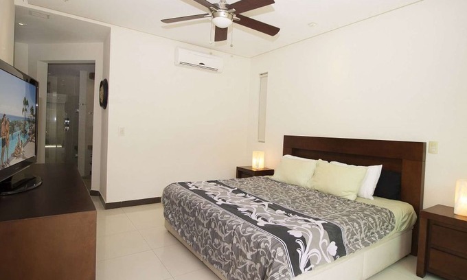 12th Street Apartment | Oasis12 Apt 2BR 5pax By Select