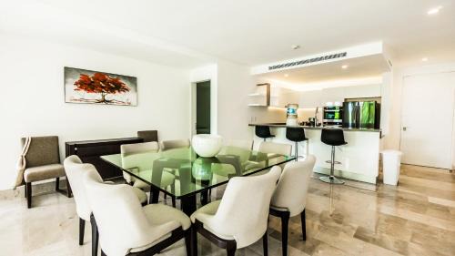 Downtown Apartment | Oceana 232 Playa del Carmen with Pool
