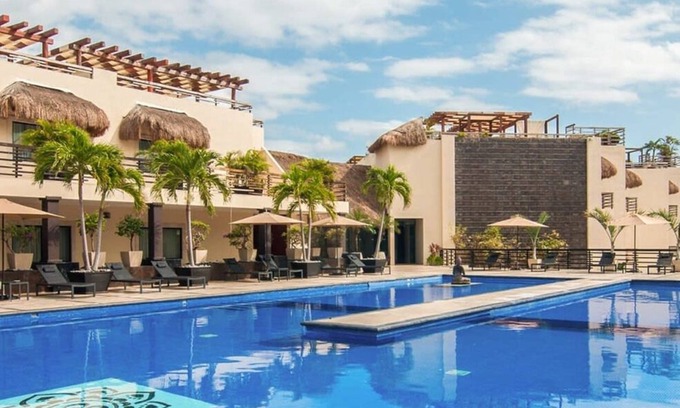 Downtown Condo | Penthouse, Private Pool, Steps to Beach, 5th Ave
