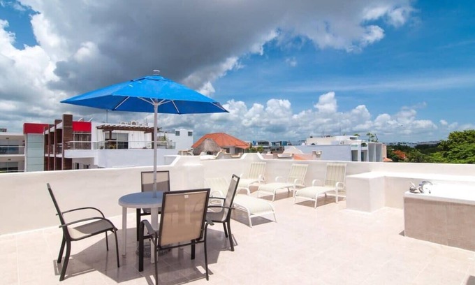Ejidal Apartment | Private Roof Terrace, Pool Onsite, Walk to 5th Ave