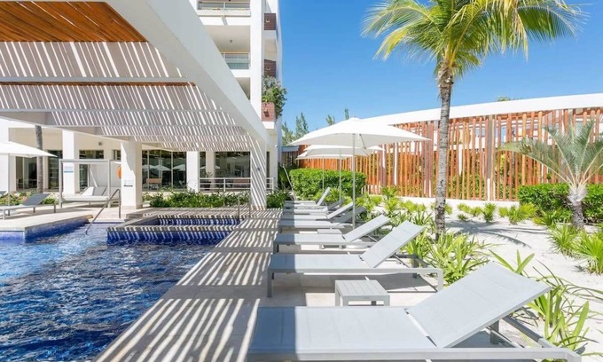 Playa Mujeres Apartment | Relaxing Escape, Private Beach and Rooftop