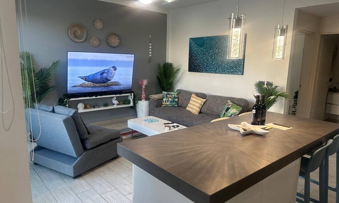Gonzalo Guerrero Apartment | Trendy Space, Prime Location, Roof Pool, Gym!