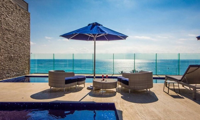 Gonzalo Guerrero Condo | Upscale Classy Condo Just Steps from the Beach