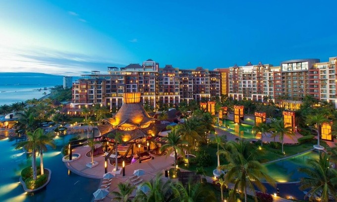 Playa Mujeres House | Villa Del palmar Cancun Luxury beach resort . 1 Suite 2 queen size beds.