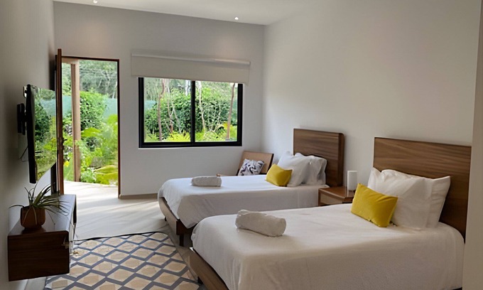 La Veleta Condo | Well-Equipped Lock-Off Studio 105 East