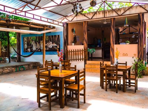 Bacalar Hostel | Yaxche Centro Hostal y Camping