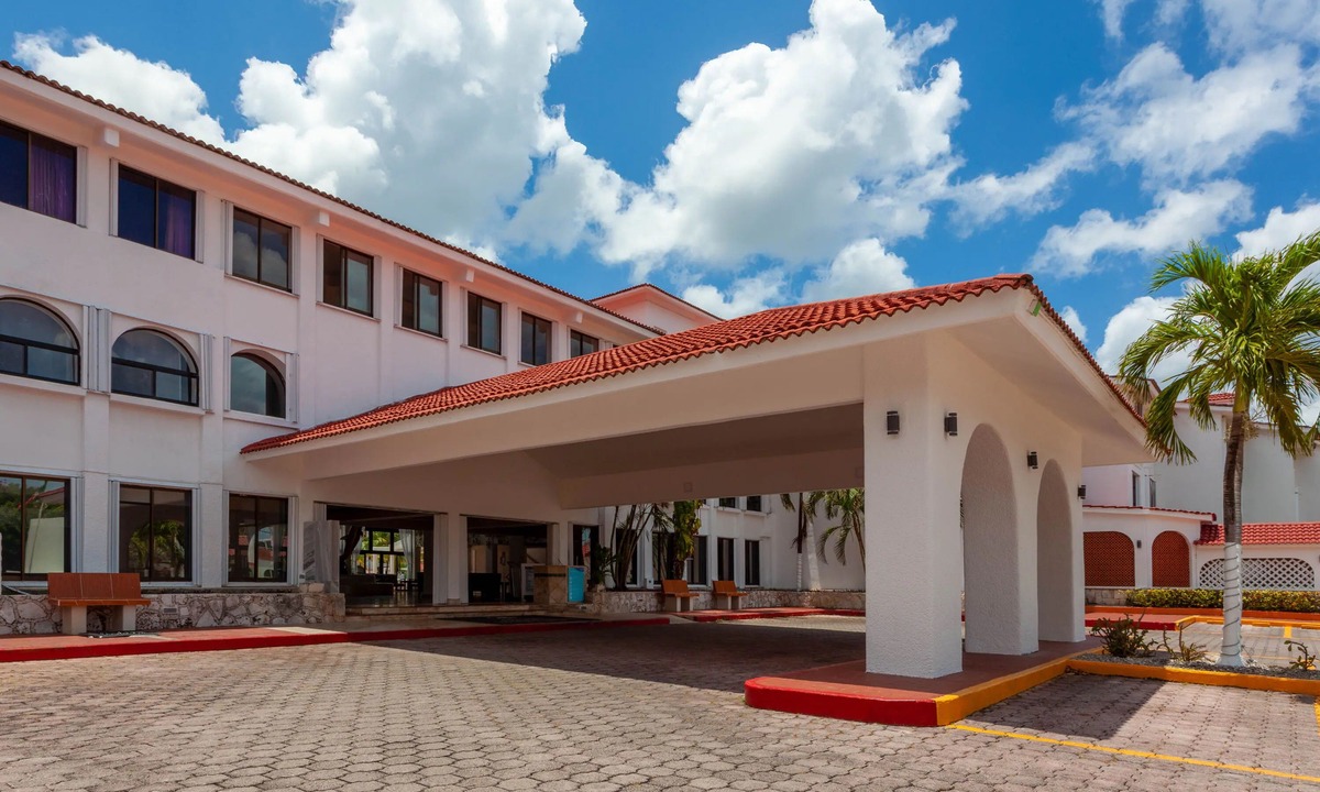 Colonos Cuzamil Hotel | Cozumel Hotel & Resort, Trademark Collection by Wyndham
