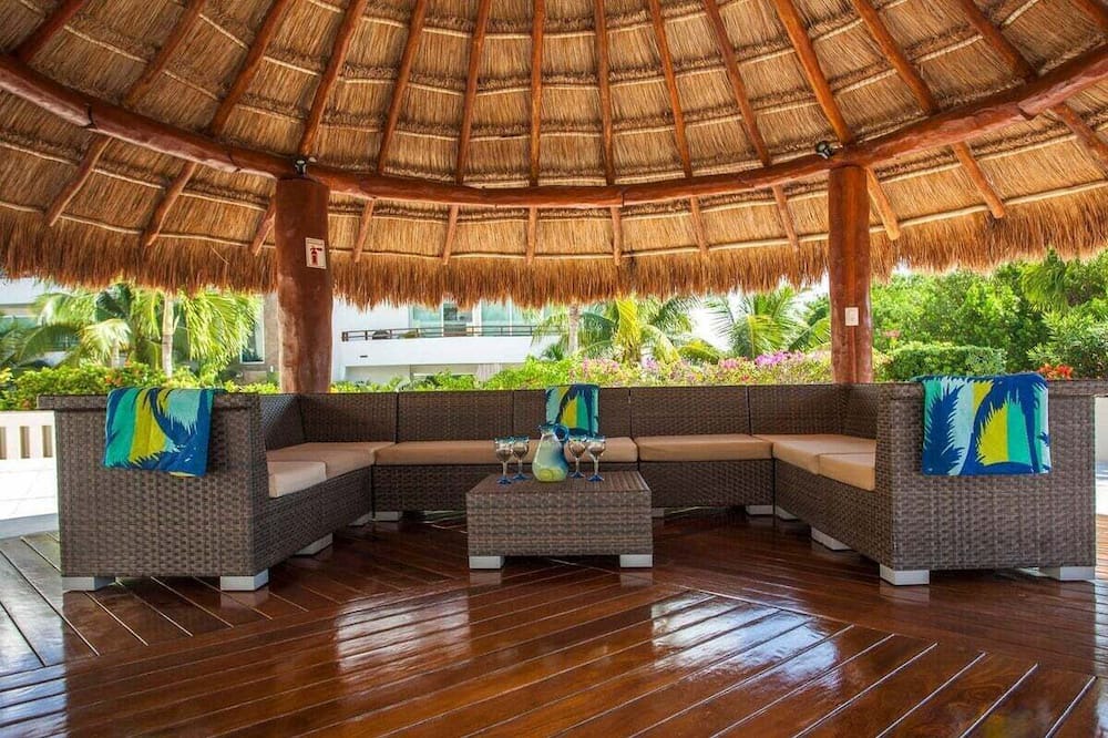 Gonzalo Guerrero Condo | Great 2BED Condo Near Beach! Pool+AC! Sleeps 8!