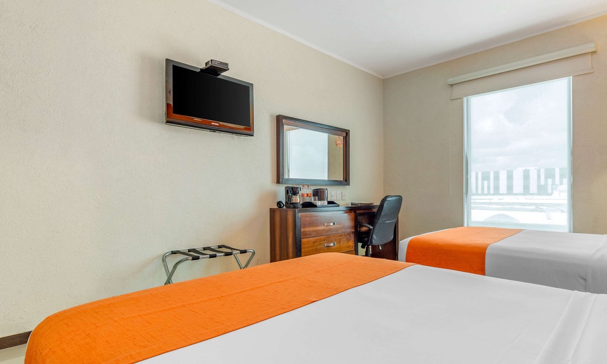 Alfredo V. Bonfil Hotel | Comfort Inn Cancun Aeropuerto