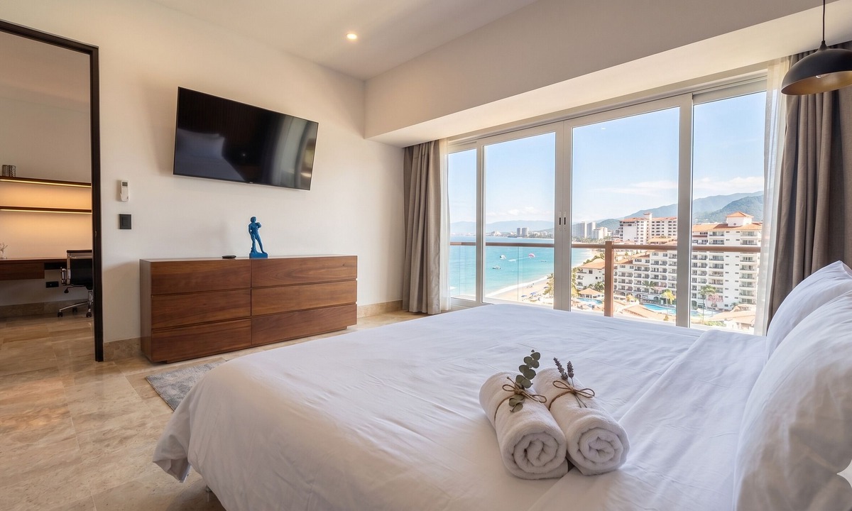 Puerto Vallarta Hotel | Deck12 Casino and Resort by Monyxbnb