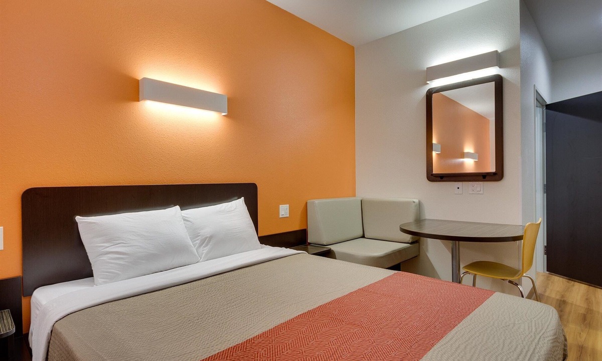 Tulsa Hotel | Motel 6 Tulsa, OK
