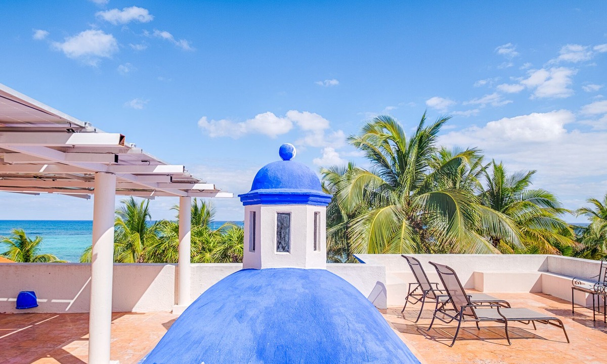 Akumal Villa | Luxurious and elegant beachfront villa featuring comfort and elegance!