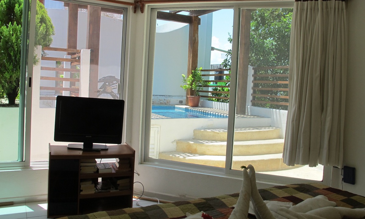 Tohoku Condo | Charming Penthouse, FREE INTERNET, CABLE and SAFE DEPOSIT BOX