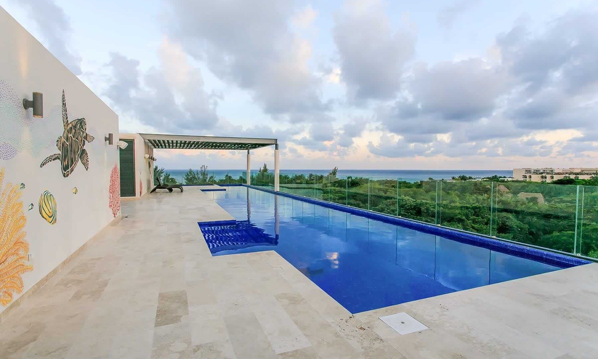 Gonzalo Guerrero Condo | Rooftop Pool and Private Terrace Near Beach