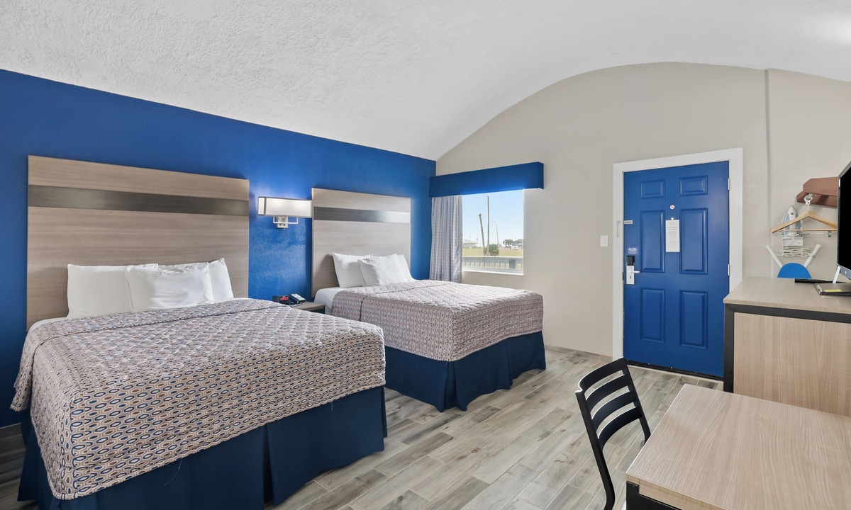 Rockport Hotel | Rockport beach, pool, 2nd level, double queen