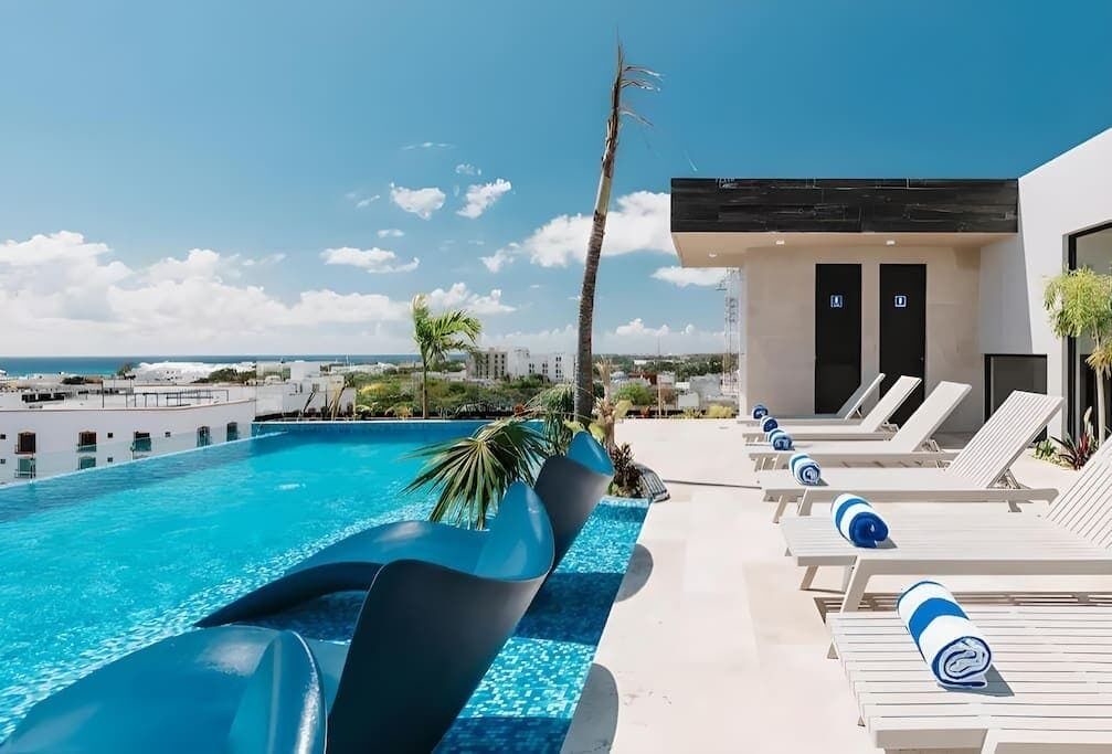 Centro Apartment | Modern Studio · Rooftop Pool · Near 5th Ave