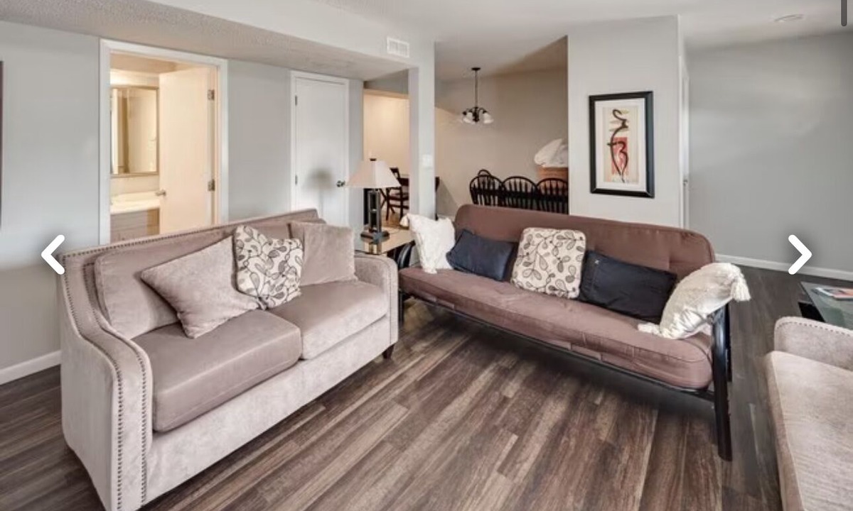 Moline Condo | Luxurious Condo family-friendly Closer to attractions! Eatery,Walmart&lot more!