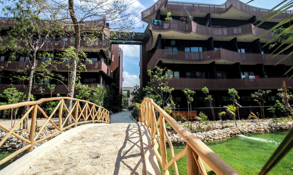 Playa Paraiso Apartment | 1-bedroom apartment in fabulous Q.R. with WiFi, fitness room, patio jacuzzi.