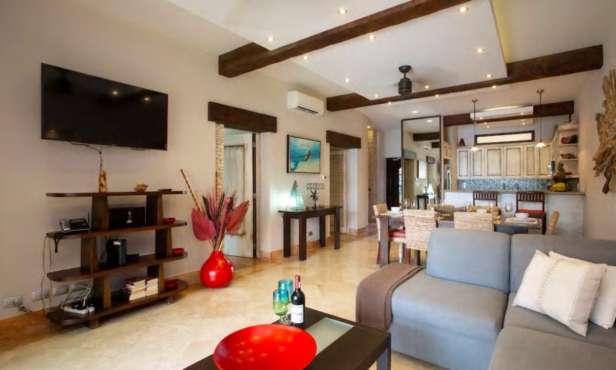 Centro Condo | Amazing Beachfront Condo with Pool and Beach - Luna Encantada G2
