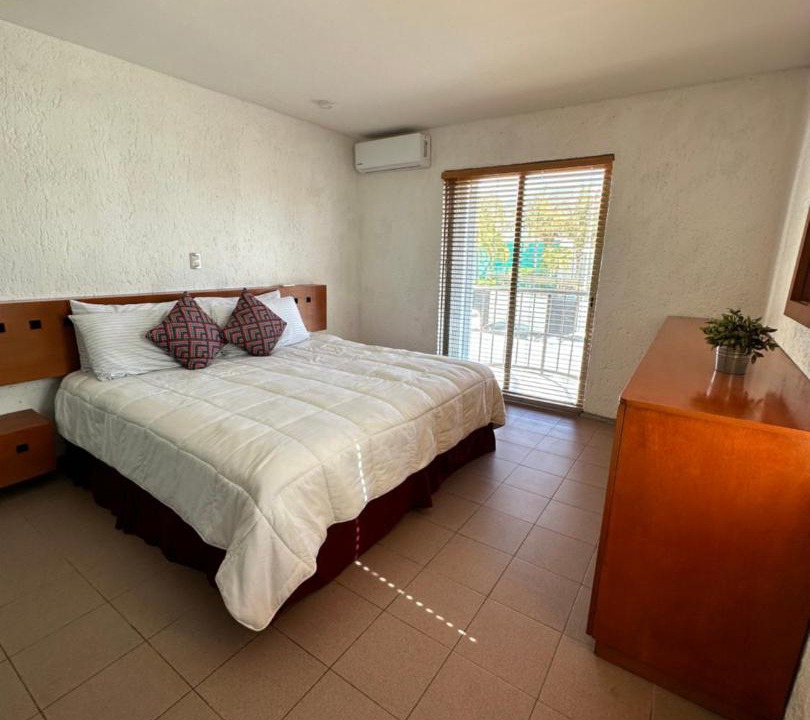 Zona Hotelera House | Casa 5 recámaras alado de la playa en zona hotelera