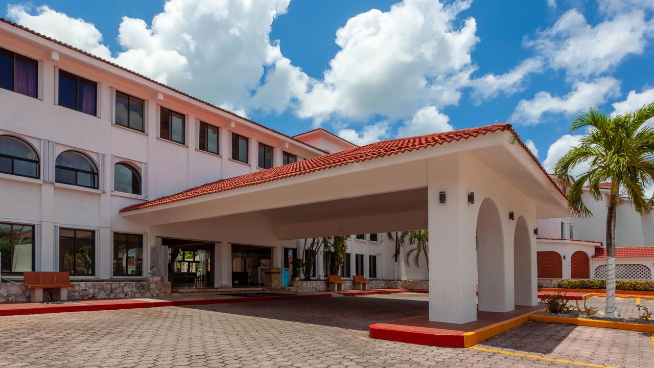 Photo of Buildings in Colonos Cuzamil