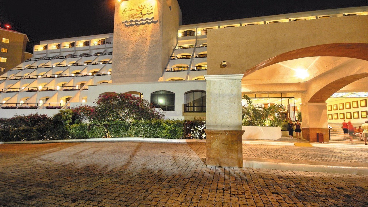 Photo of Buildings in Zona Hotelera