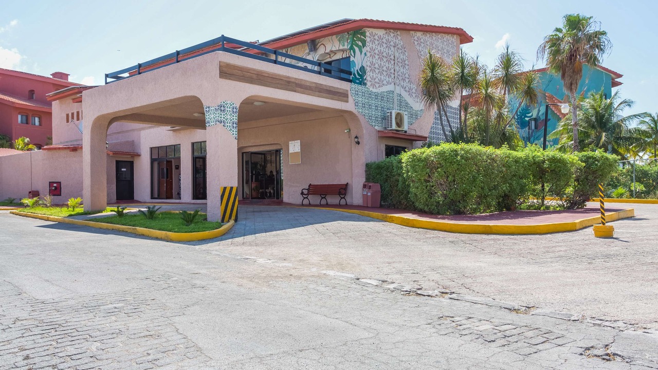 Photo of Buildings in Punta Cancun