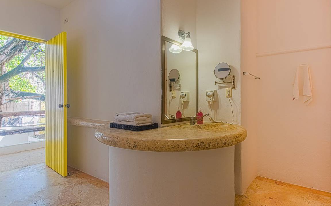 Photo of Bathroom in 12th Street