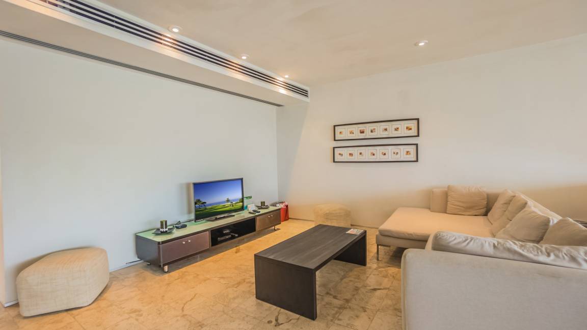 Photo of Livingroom in Downtown