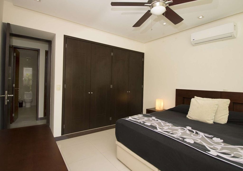 Photo of Bedroom in 12th Street
