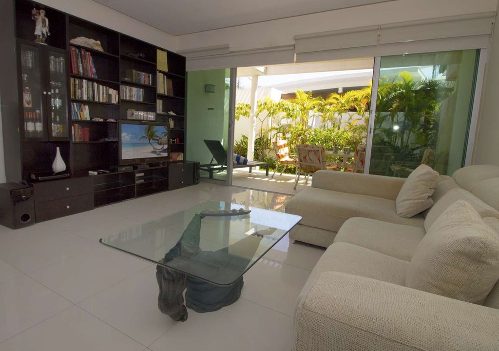 Photo of Livingroom in 12th Street