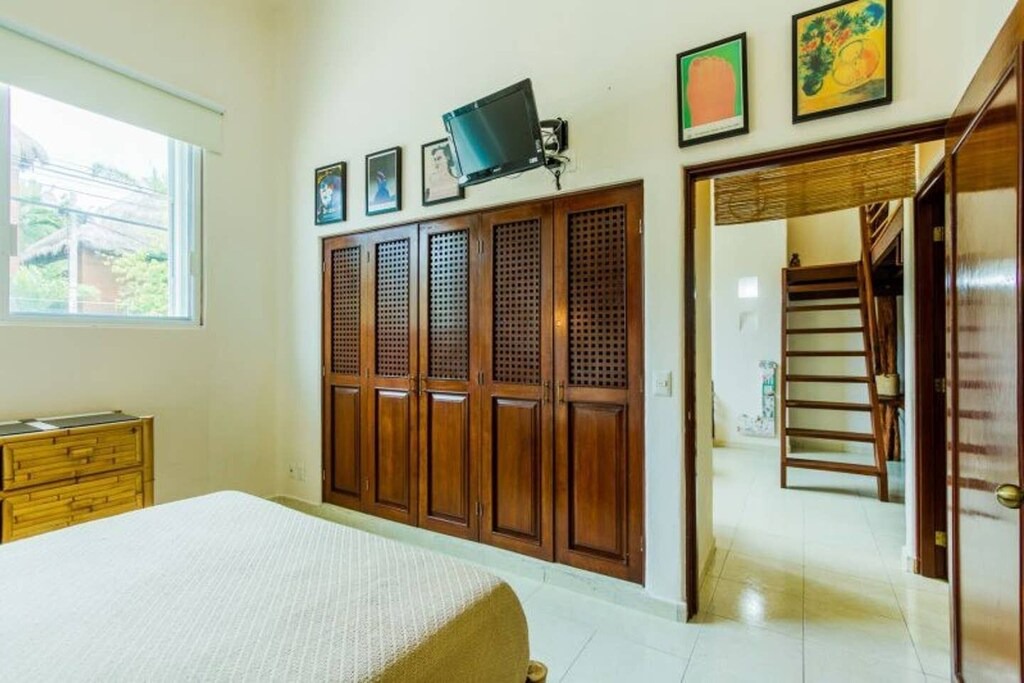 Photo of Bedroom in 12th Street