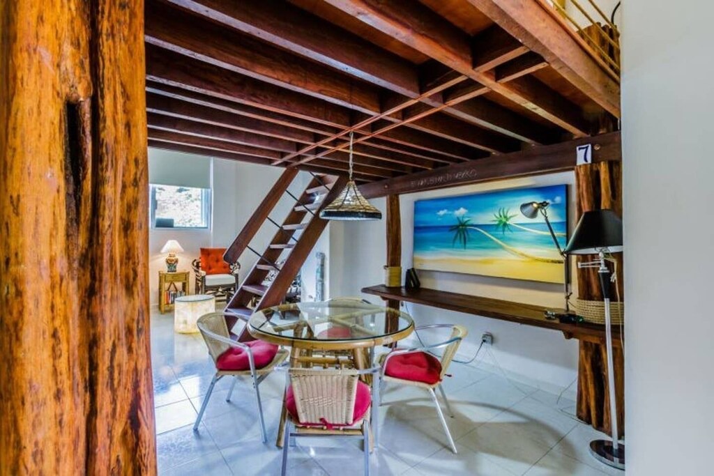 Photo of Livingroom in 12th Street