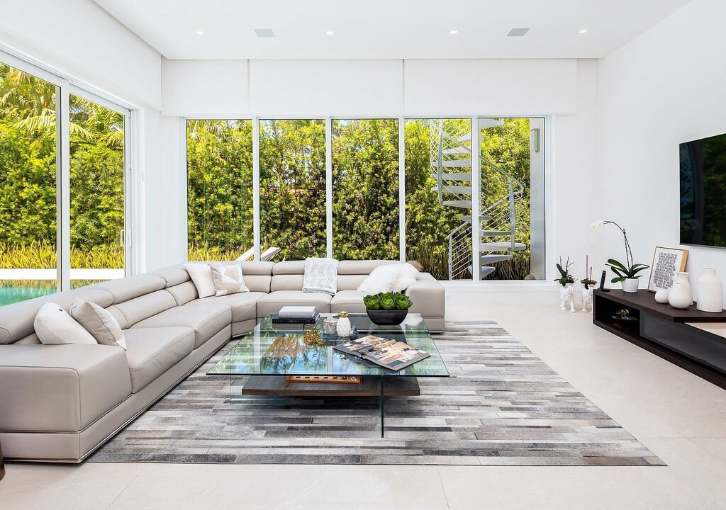 Photo of Livingroom in Surfside