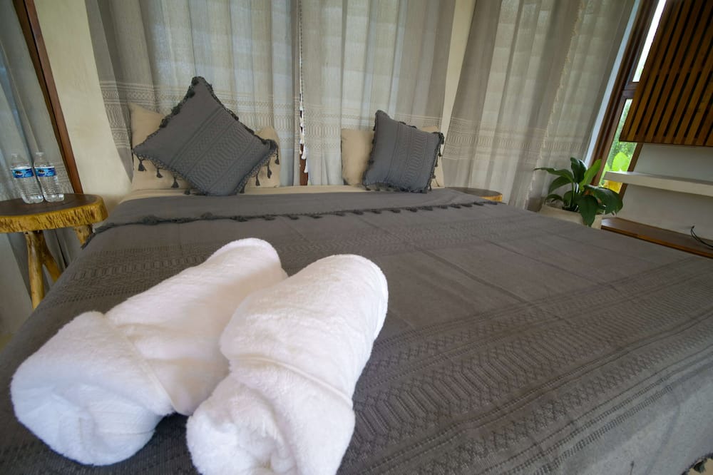 Photo of Bedroom in Francisco Uh May