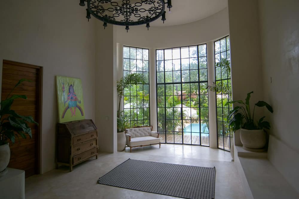 Photo of Bedroom in Francisco Uh May