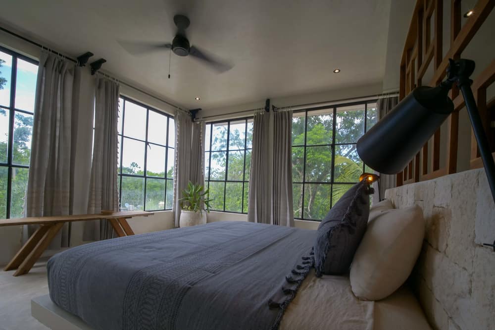 Photo of Bedroom in Francisco Uh May