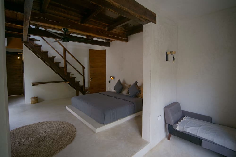 Photo of Bedroom in Francisco Uh May
