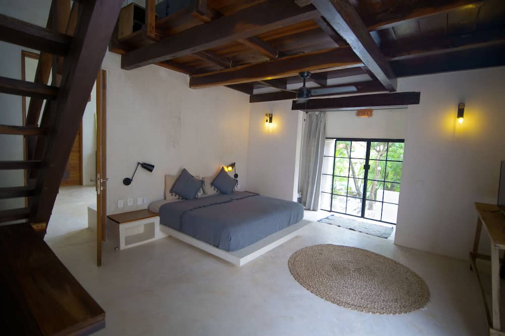 Photo of Bedroom in Francisco Uh May