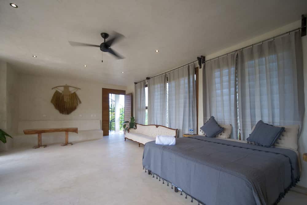 Photo of Bedroom in Francisco Uh May