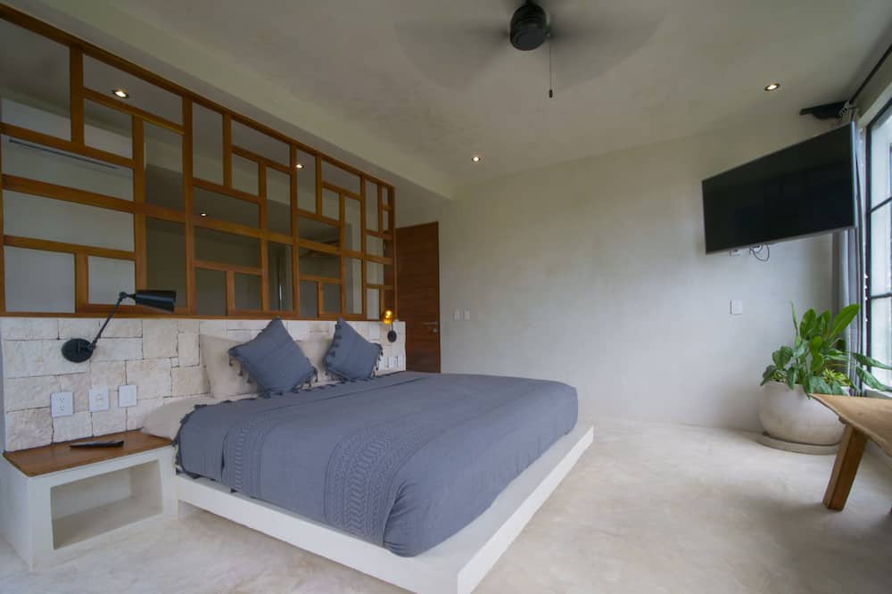 Photo of Bedroom in Francisco Uh May