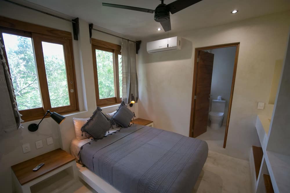 Photo of Bedroom in Francisco Uh May
