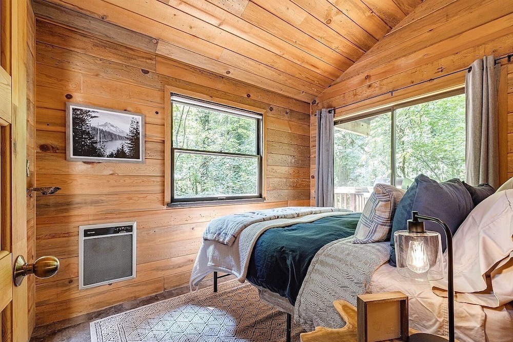Photo of Bedroom in Rhododendron