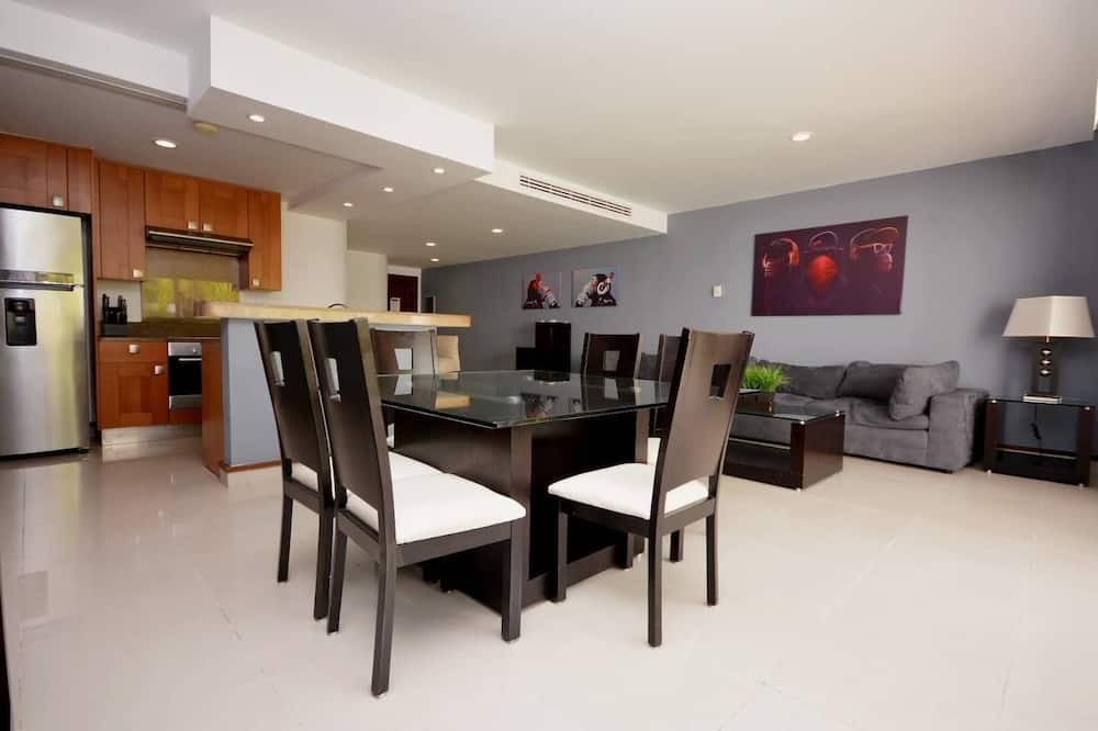 Photo of Kitchen in 12th Street