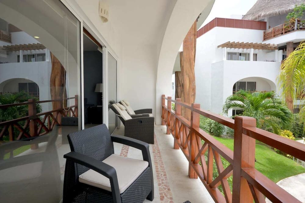 Photo of Patio Balcony in 12th Street