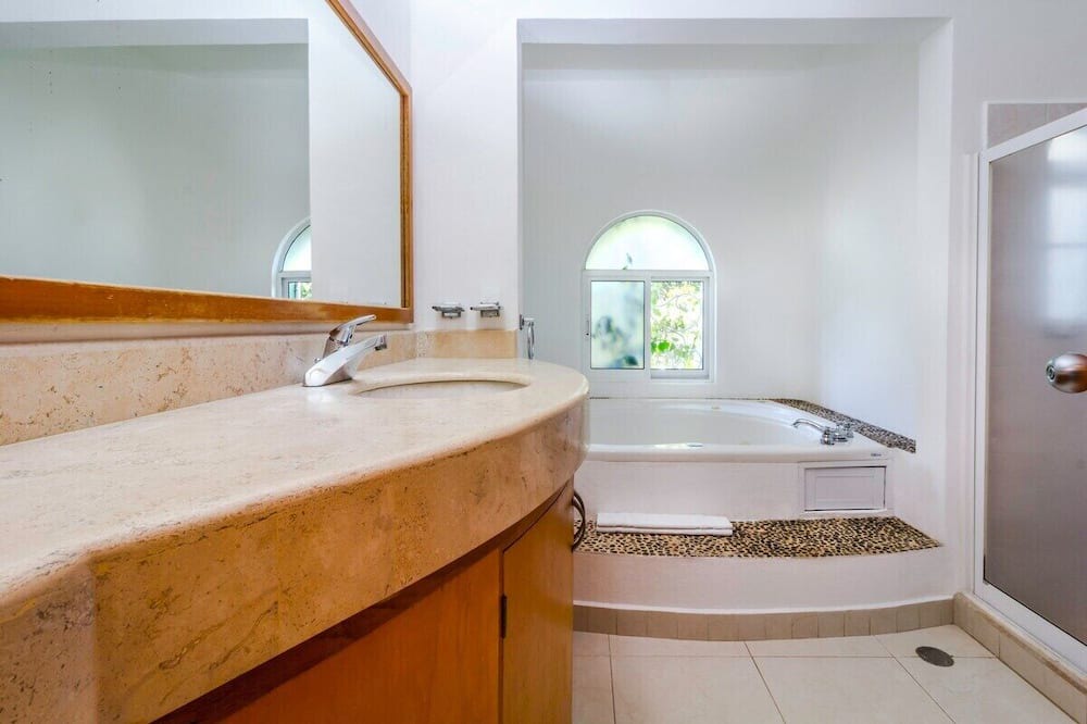 Photo of Bathroom in Playacar